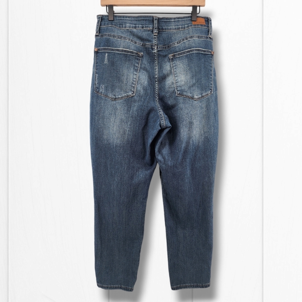 Judy Blue High Rise Boyfriend Fit Distressed Blue Jeans‎ Size 14W - Picture 2 of 11